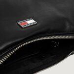 Borsa Tommy Hilfiger TJW PILLOW  SHOULDER Nero - Foto 4