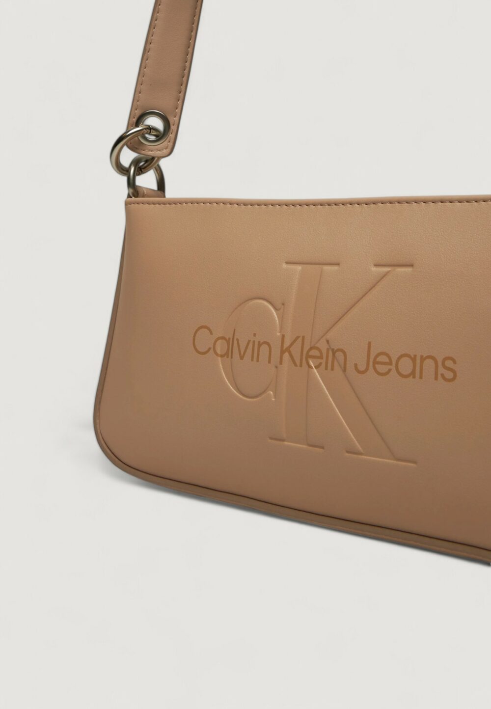 Borsa Calvin Klein Jeans SCULPTED SHOULDER POUCH25 MONO Beige - Foto 3