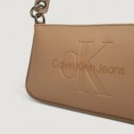 Borsa Calvin Klein Jeans SCULPTED SHOULDER POUCH25 MONO Beige - Foto 3