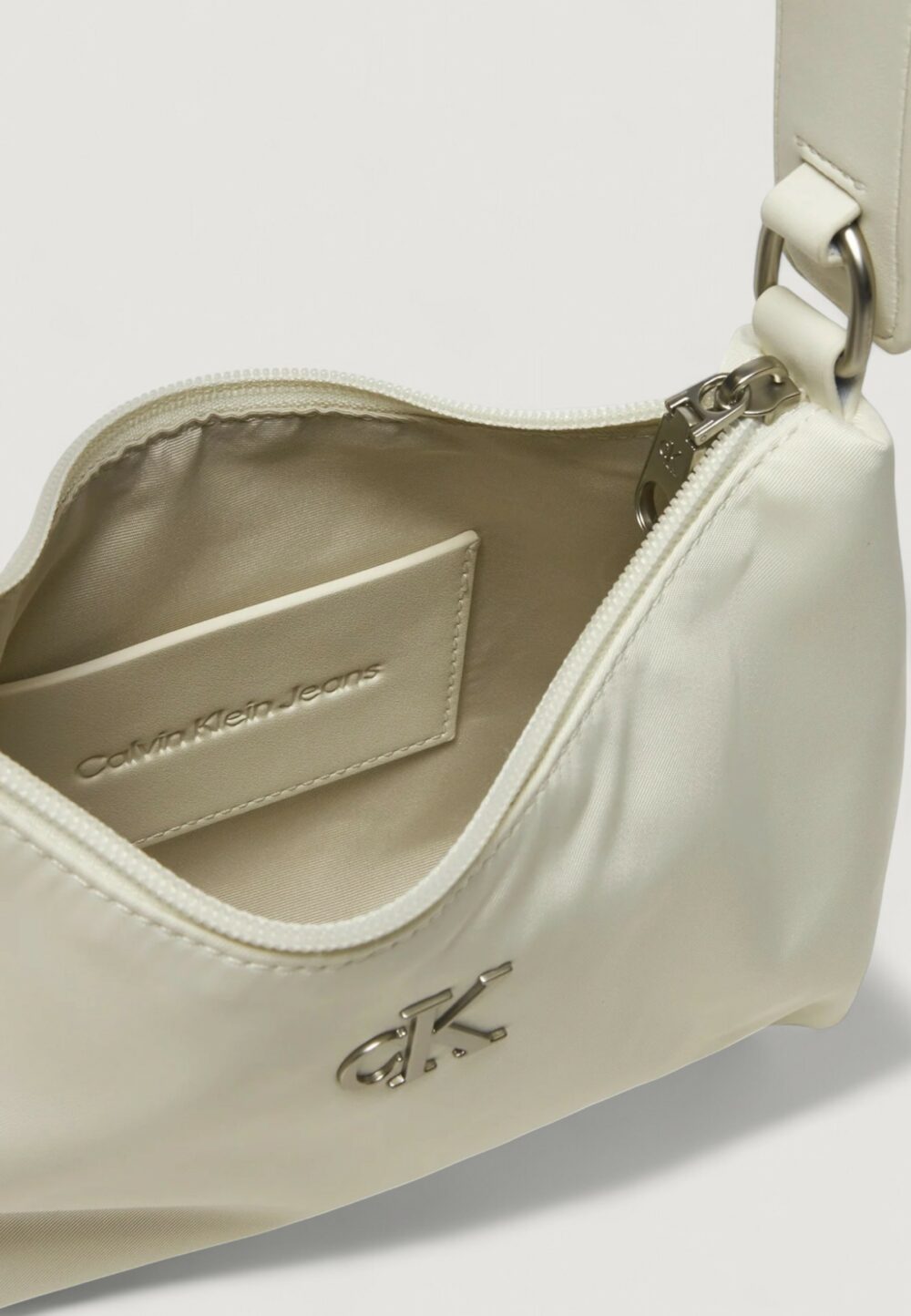 Borsa Calvin Klein Jeans SLEEK NYLON SHOULDERBAG Bianco - Foto 4