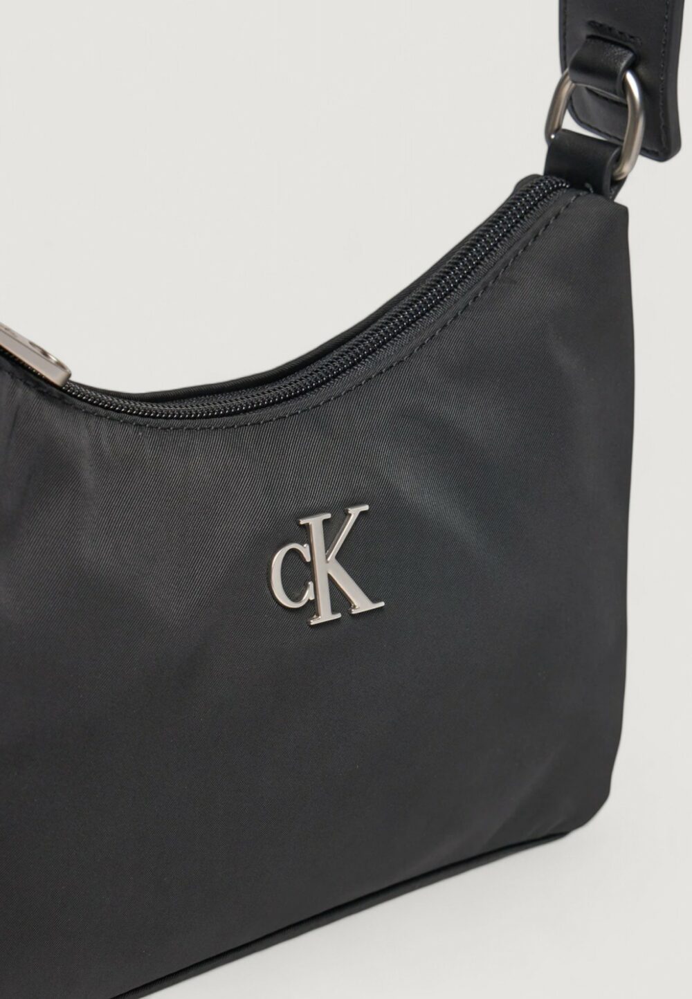 Borsa Calvin Klein Jeans SLEEK NYLON SHOULDERBAG Nero - Foto 2