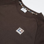 Felpa senza cappuccio Aquascutum ACTIVE PATCH CREWNECK Marrone - Foto 3