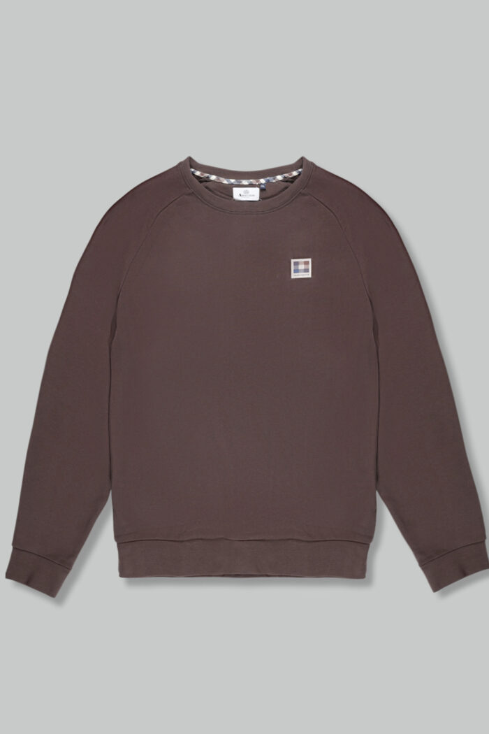 Felpa senza cappuccio Aquascutum ACTIVE PATCH CREWNECK Marrone