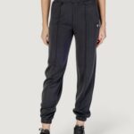 Pantaloni sportivi Guess Active OLYMPE JOGGER Nero - Foto 5