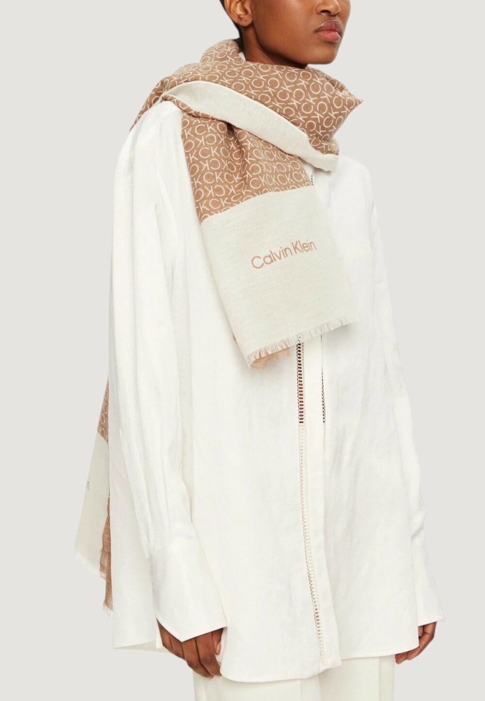 Pashmina Calvin Klein GEO MINIMAL LOGO LINEN STOLE Beige - Foto 1