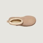 Stivali UGG CLASSIC ULTRA MINI PLATFORM Beige chiaro - Foto 4