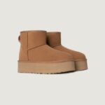 Stivali UGG CLASSIC MINI PLATFORM I23 Beige scuro - Foto 4