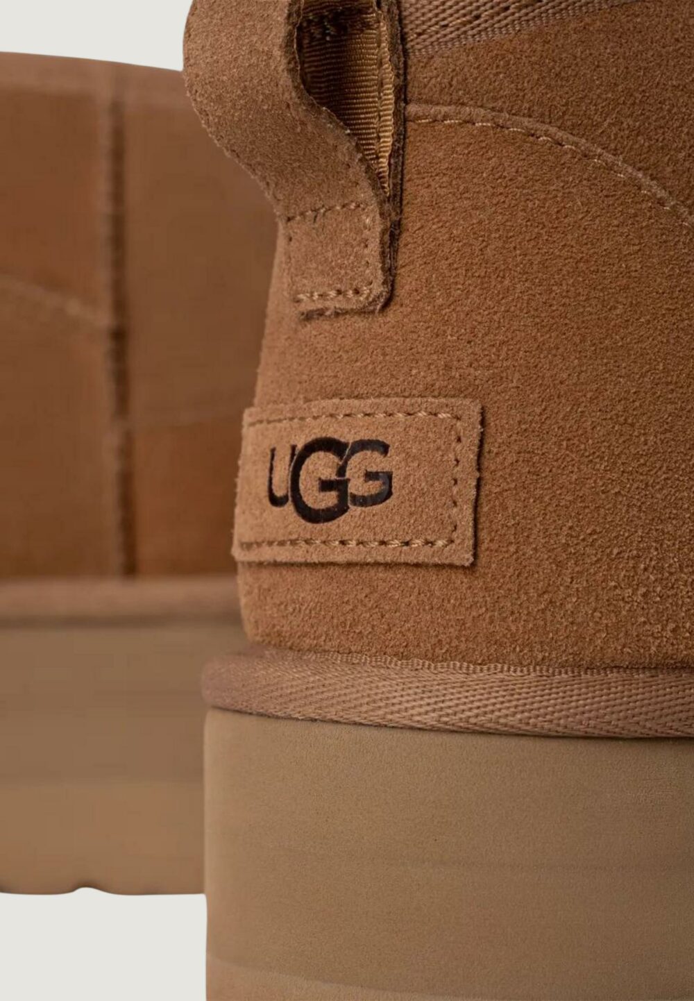 Stivali UGG CLASSIC ULTRA MINI PLATFORM Beige scuro - Foto 3