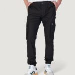 Pantaloni tapered Calvin Klein Jeans CARGO Nero - Foto 1