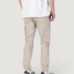 Pantaloni tapered Calvin Klein Jeans CARGO Taupe - Foto 2