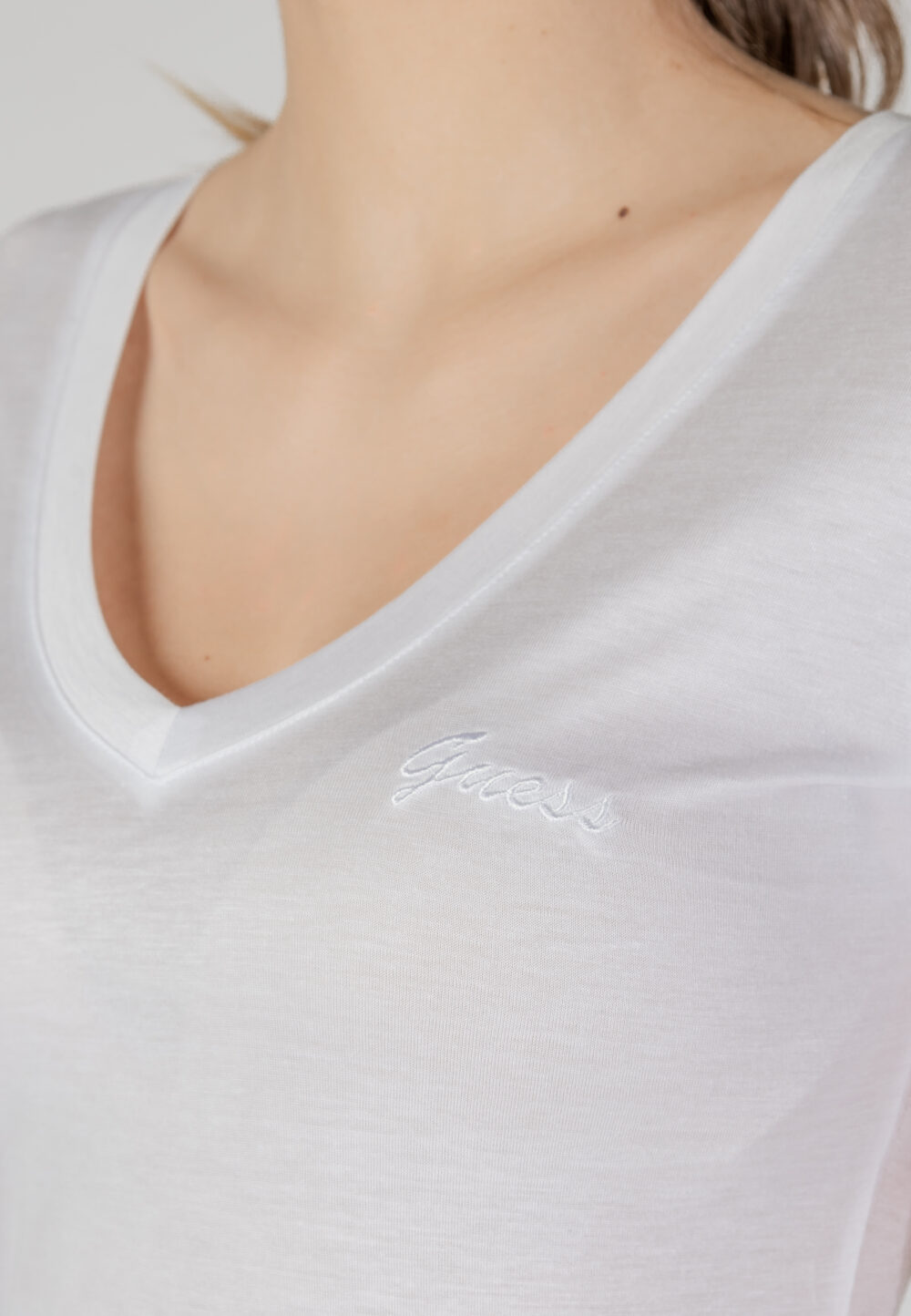 T-shirt Guess VN SS LIGHT BASIC Bianco - Foto 5