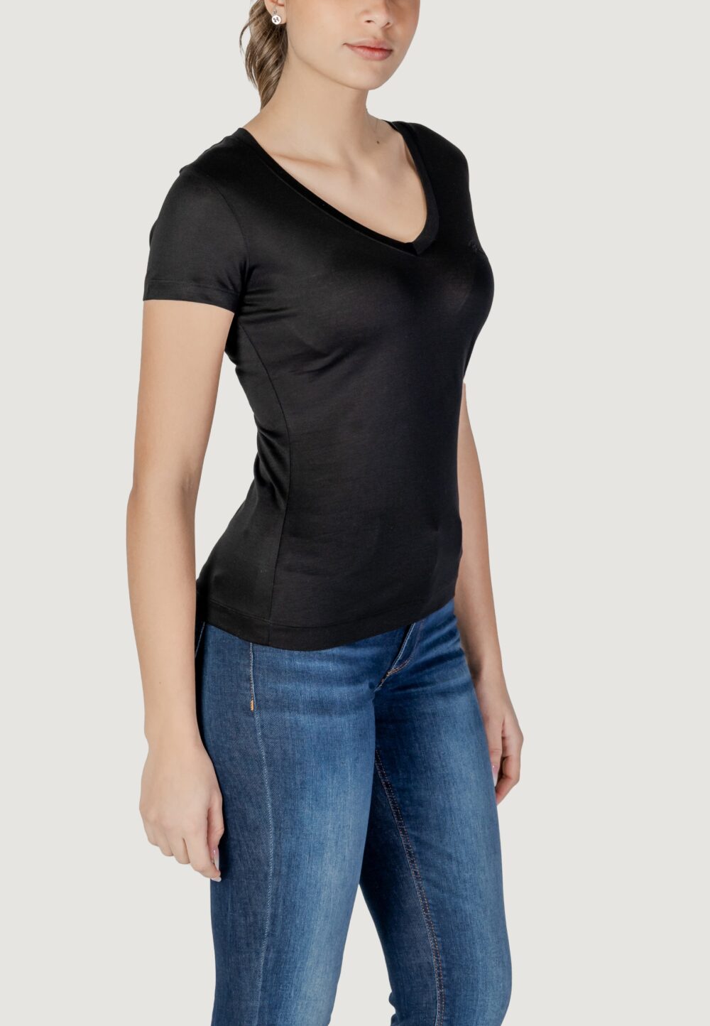 T-shirt Guess VN SS LIGHT BASIC Nero - Foto 3