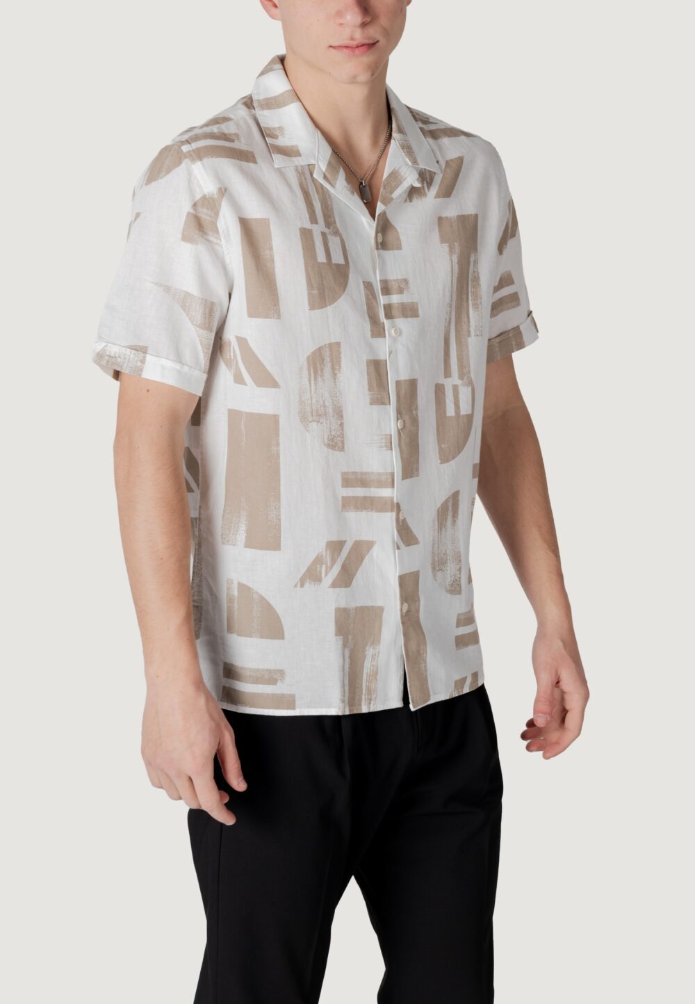 Camicia manica corta Antony Morato HONOLULU REGULAR STRAIGHT FIT WITH LOGOED METAL BADGE Beige - Foto 3