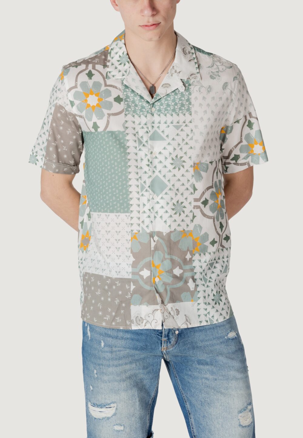 Camicia manica corta Antony Morato HONOLULU STRAIGHT FIT WITH LOGOED METAL BADGE Verde - Foto 1