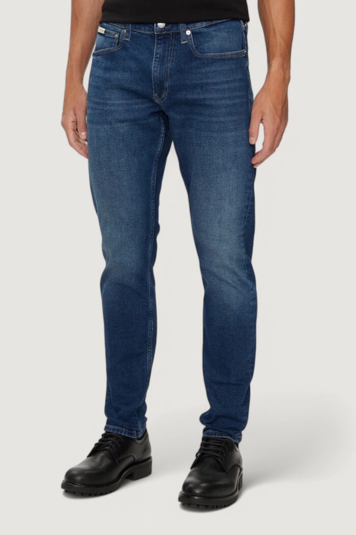 Jeans Tapered Calvin Klein SLIM TAPER Blue Denim Scuro – J30J325983