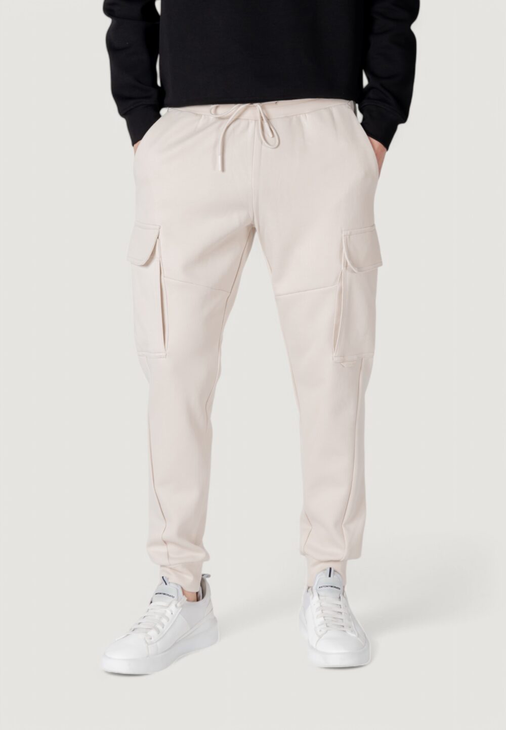 Pantaloni sportivi Antony Morato REGULAR FIT WITH LOGOED RUBBER FLAG Panna - Foto 1