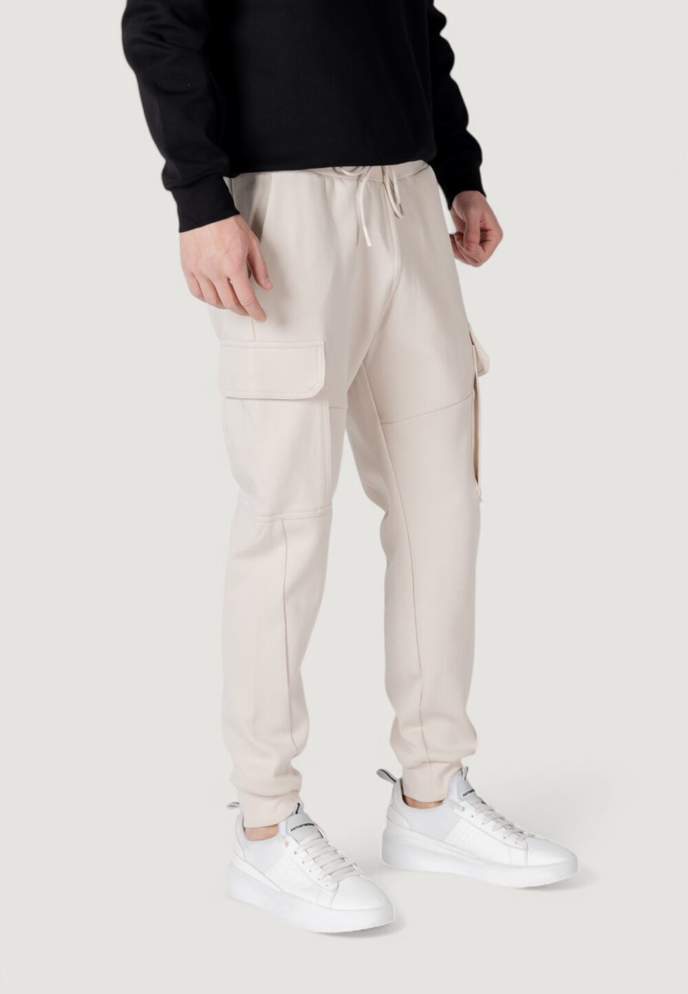 Pantaloni sportivi Antony Morato REGULAR FIT WITH LOGOED RUBBER FLAG Panna - Foto 3