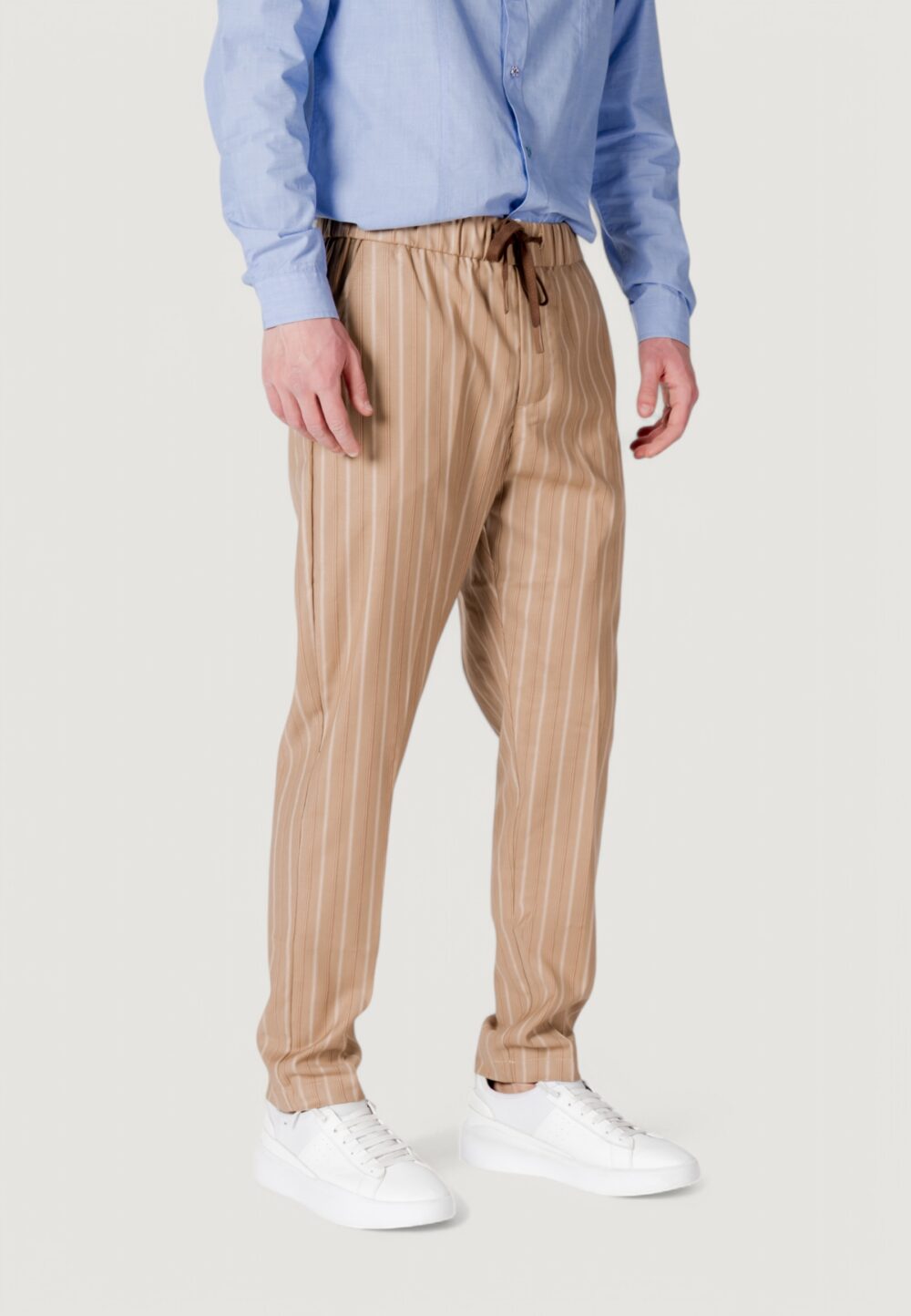 Pantaloni tapered Gianni Lupo  Beige - Foto 3