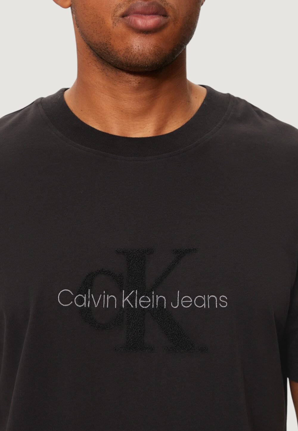 T-shirt Calvin Klein Jeans CHENILLE MONOLOGO TE Nero - Foto 2