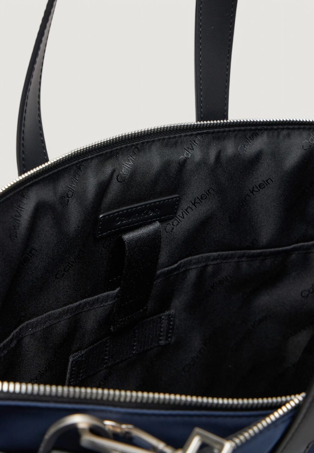 Borsone Calvin Klein BUSINESS TECH 2G CARRYALL Blu - Foto 5