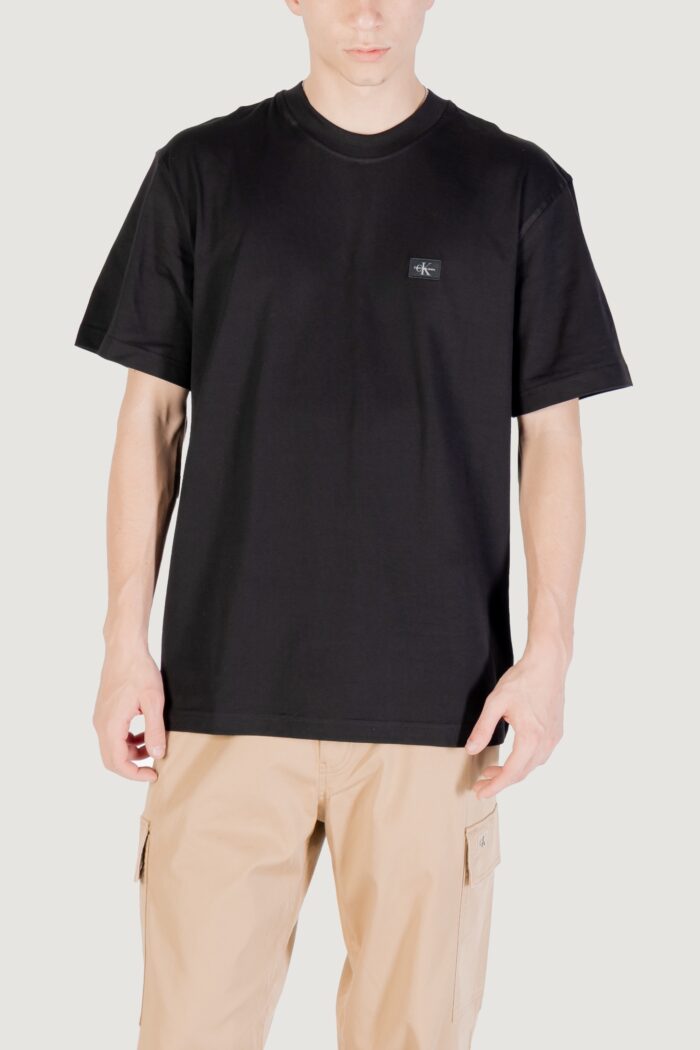 T-shirt Calvin Klein WOVEN LABEL RELAXED Nero