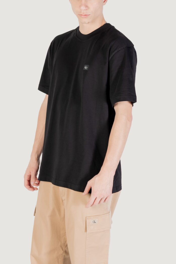 T-shirt Calvin Klein WOVEN LABEL RELAXED Nero
