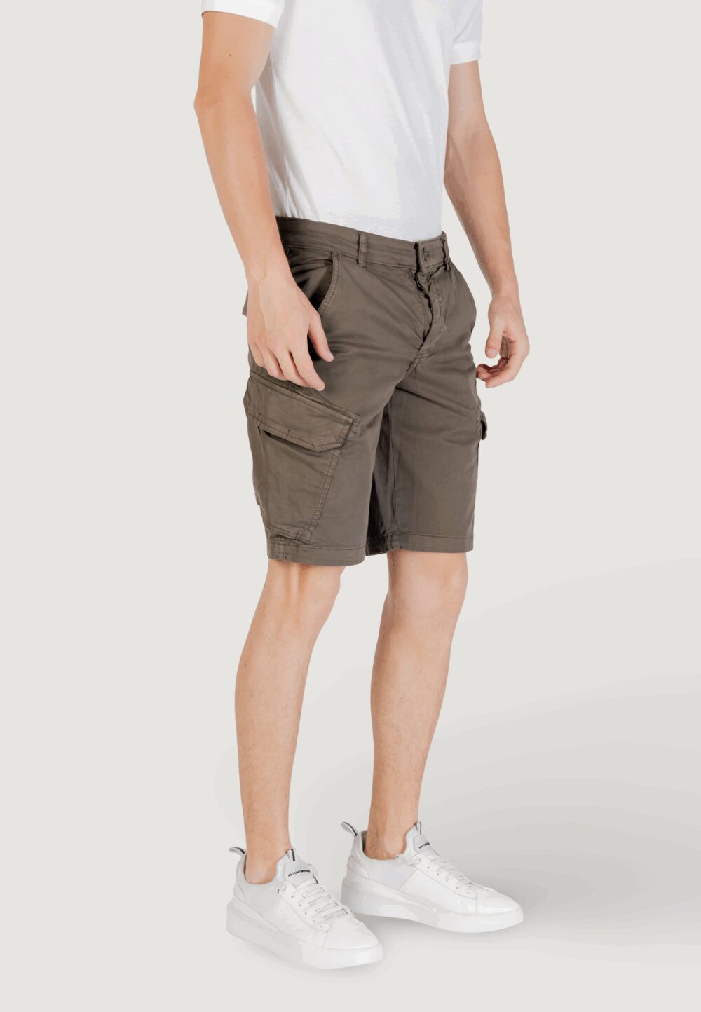 Bermuda Lyle & Scott Wembley Cargo Short Verde Oliva - Foto 3