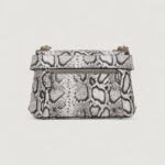 Borsa Guess ANADELA CONVERTIBLE XBODY FLAP Black-White - Foto 4