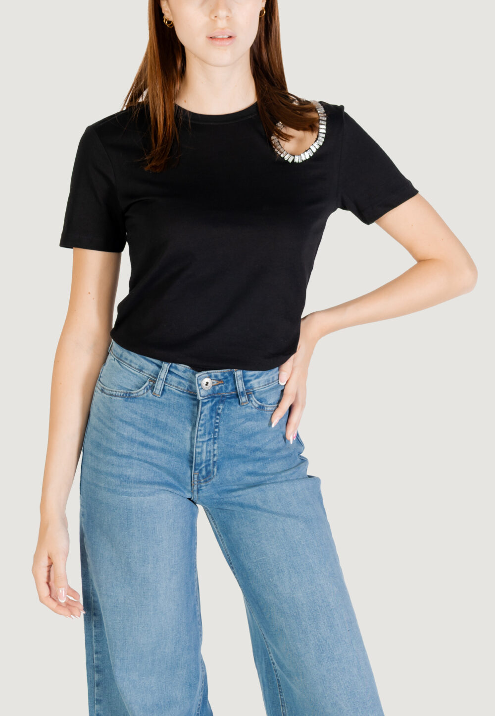 T-shirt Only ONLFLORAS S/S DETAIL TEE CS JRS Nero - Foto 1