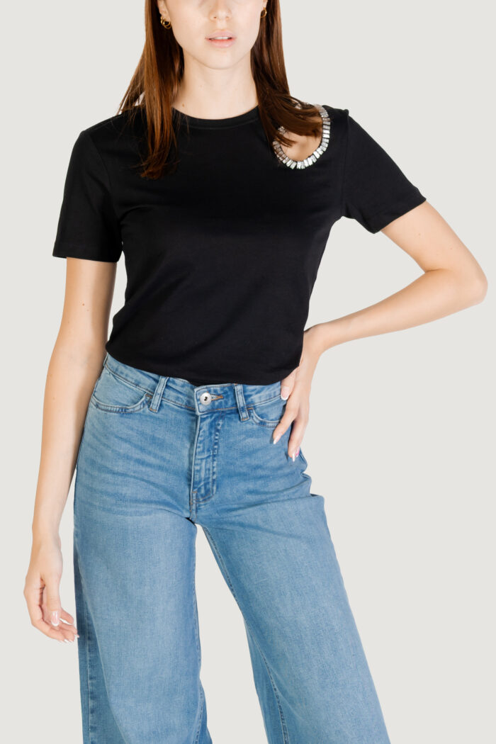 T-shirt Only ONLFLORAS S/S DETAIL TEE CS JRS Nero – 15362431