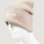 Berretto Calvin Klein Jeans MONO LOGO EMBRO BEANIE Beige chiaro - Foto 4