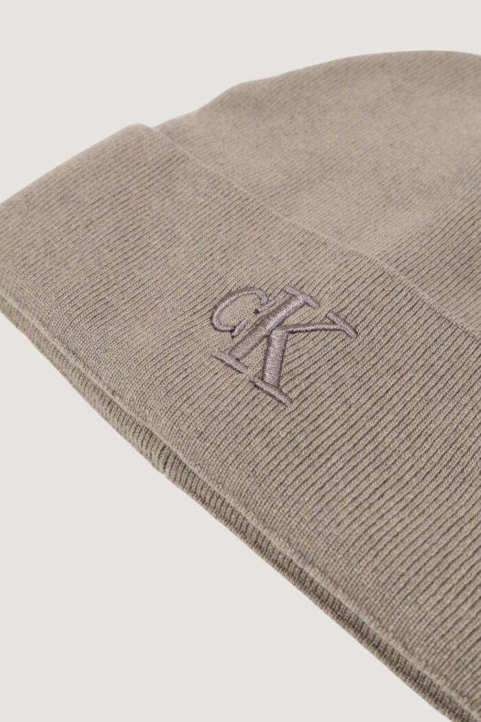 Berretto Calvin Klein THICK EMBROIDERY BEANIE Terra – Fango
