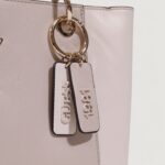 Borsa Guess NOELLE II TOTE Bianco - Grigio - Foto 4