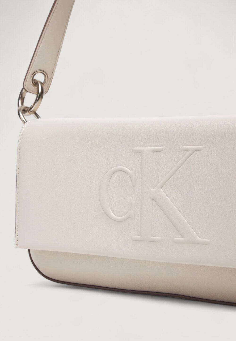 Borsa Calvin Klein SCULPTED FLAP SHOULDER POUCH Latte - Foto 2