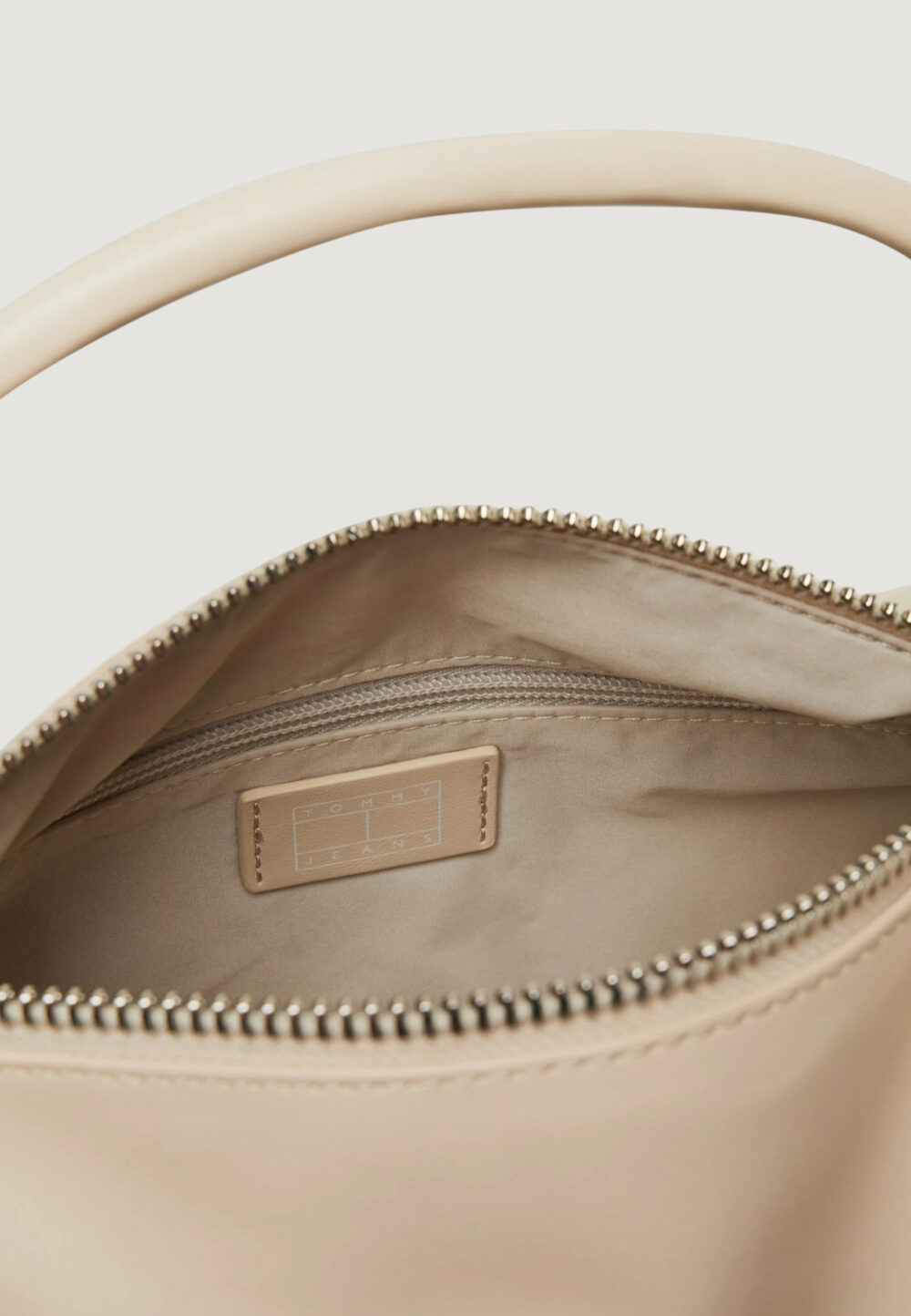 Borsa Tommy Hilfiger TJW AMERICAN COOL SHOULDER BAG Avorio - Foto 5