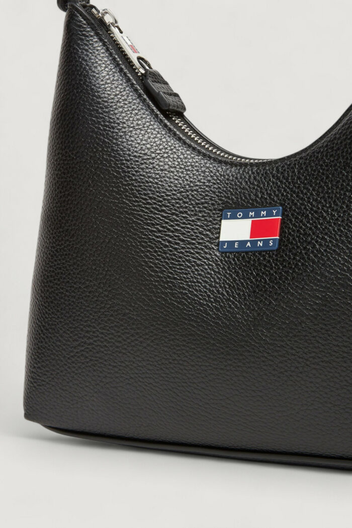 Borsa Tommy Hilfiger TJW MUST SHOULDER BAG Nero – AW0AW17548