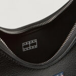 Borsa Tommy Hilfiger TJW MUST SHOULDER BAG Nero - Foto 4