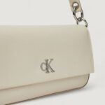 Borsa Calvin Klein MINIMAL MONOGRAM SHOULDER POUCH Beige - Foto 2