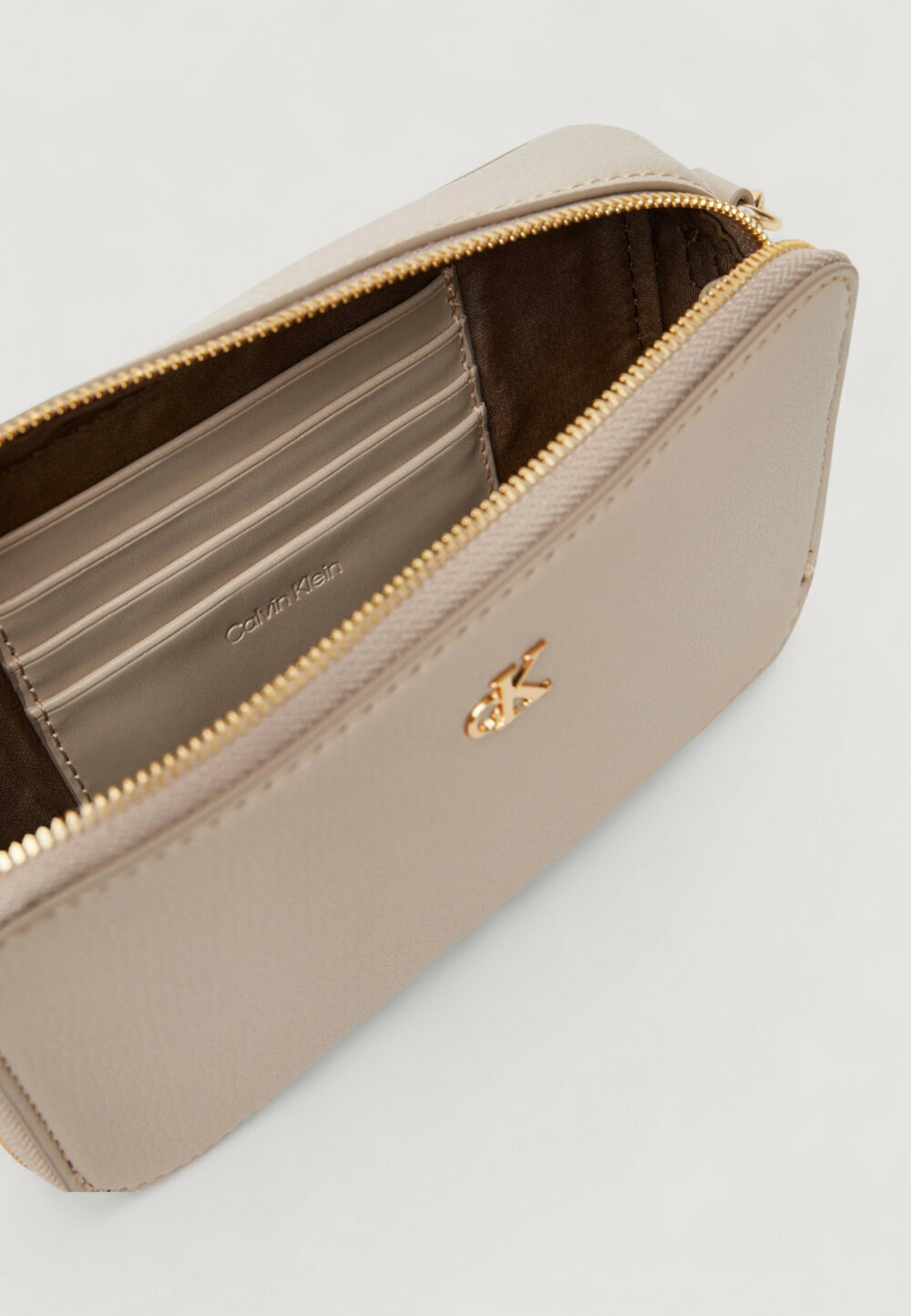 Borsa Calvin Klein MINIMAL MONO CAMERA BAG Beige chiaro - Foto 5