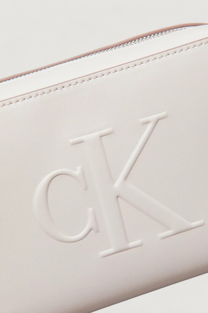 Borsa Calvin Klein SCULPTED EW CAMERA BAG Latte – LV04K3036G
