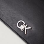 Borsa Calvin Klein CK RE-LOCK MINI CONV CHAIN BAG Nero - Foto 4