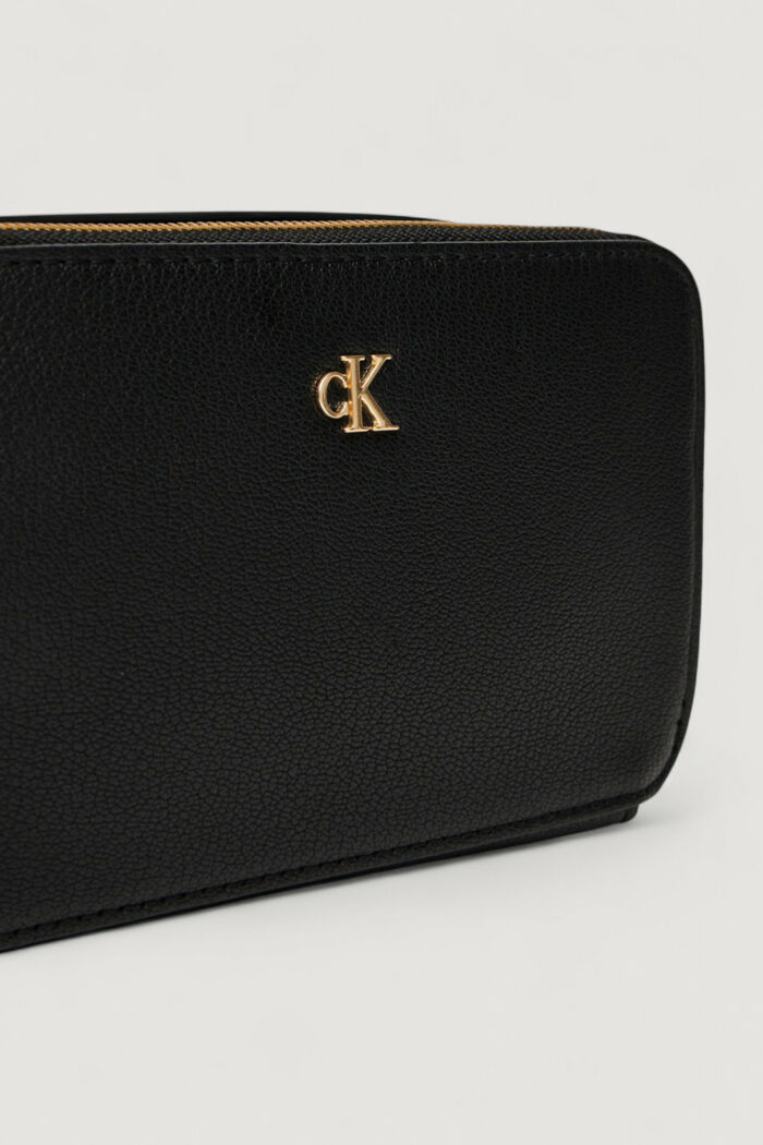 Borsa Calvin Klein MINIMAL MONO CAMERA BAG Nero – LV04K1086G
