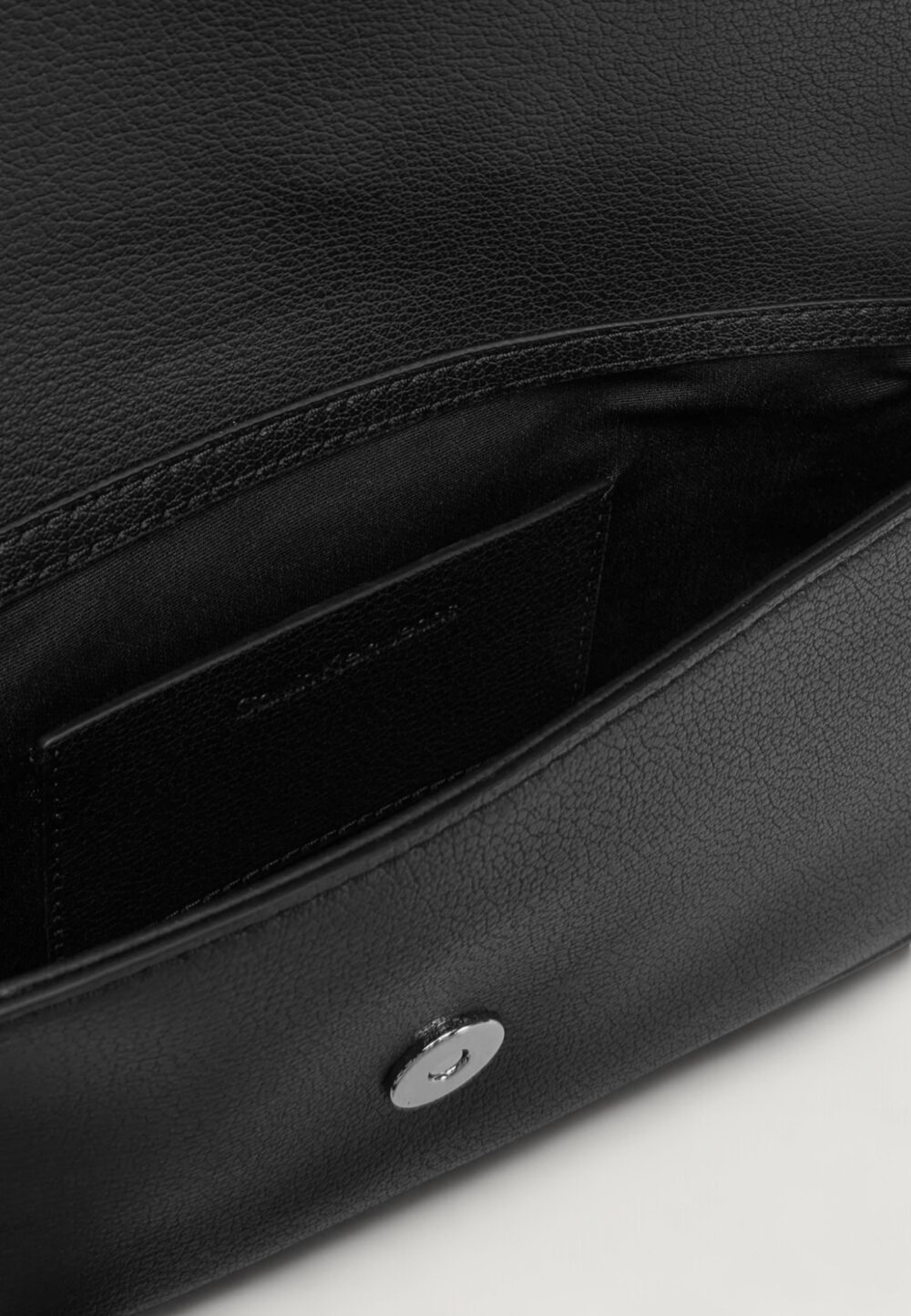 Borsa Calvin Klein MINIMAL MONOGRAM SHOULDER POUCH Nero - Foto 4