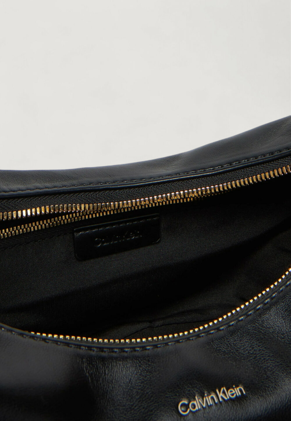 Borsa Calvin Klein PINCHED SOFT CRESCENT SM Nero - Foto 4
