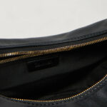 Borsa Calvin Klein PINCHED SOFT CRESCENT SM Nero - Foto 4