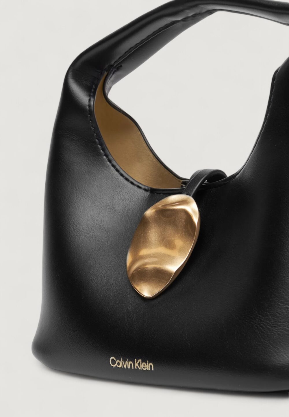 Borsa Calvin Klein STONE LOCK SLOUCHY CROSSBODY BAG Nero - Foto 2