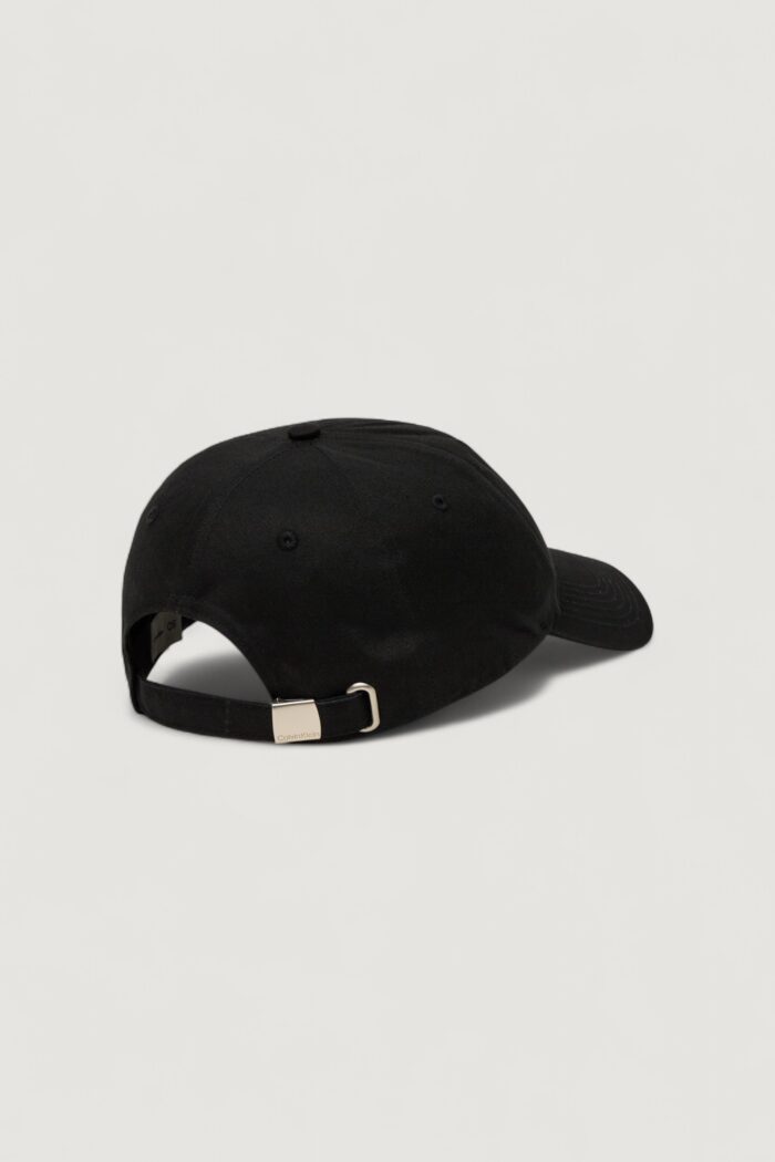 Cappello con visiera Calvin Klein LOGO EMBROIDERY BASEBALL CAP Nero – LV04D5003G