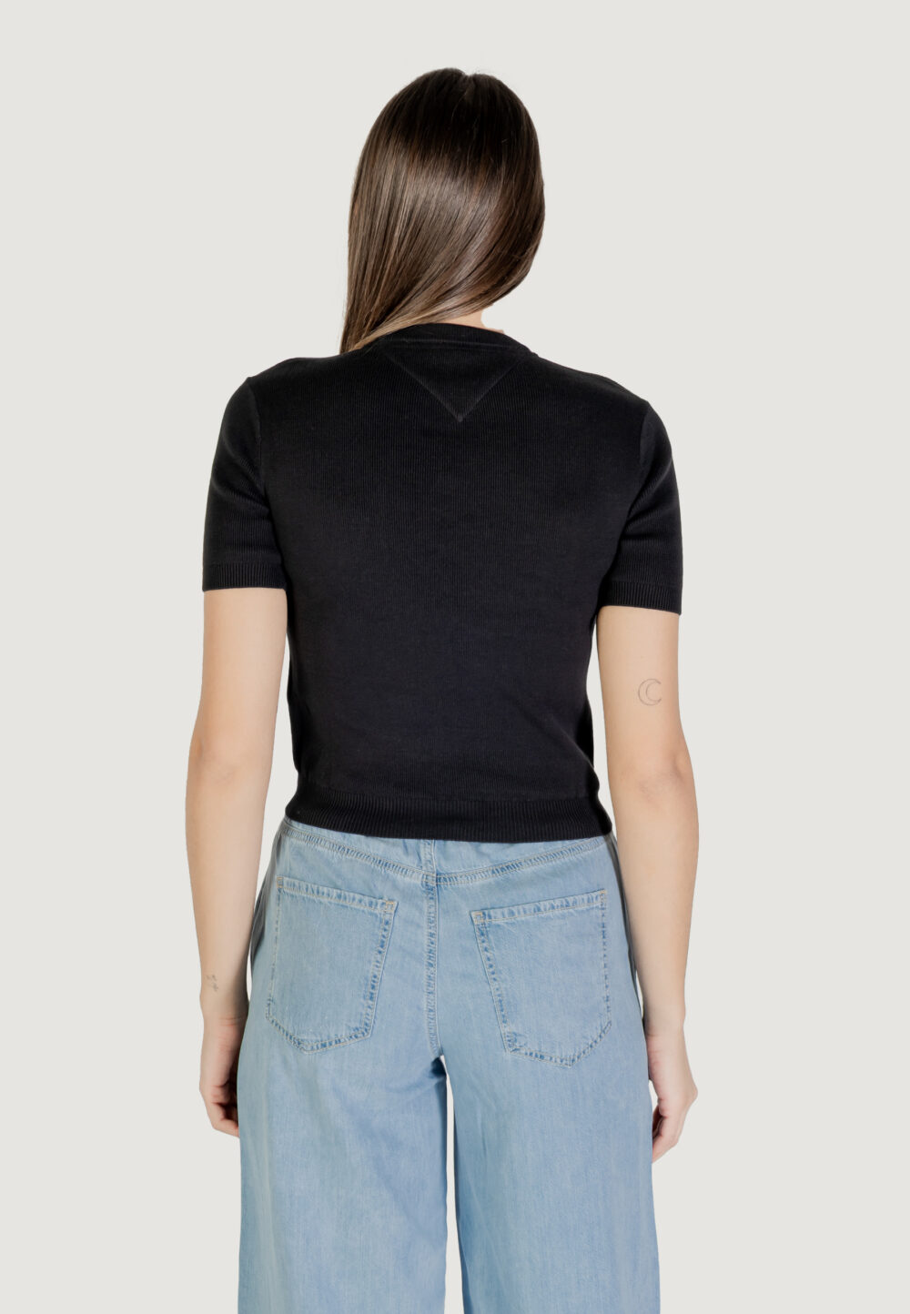 Maglia in filo manica corta Tommy Hilfiger Jeans TJW ESSENTIAL SS SWE Nero - Foto 4