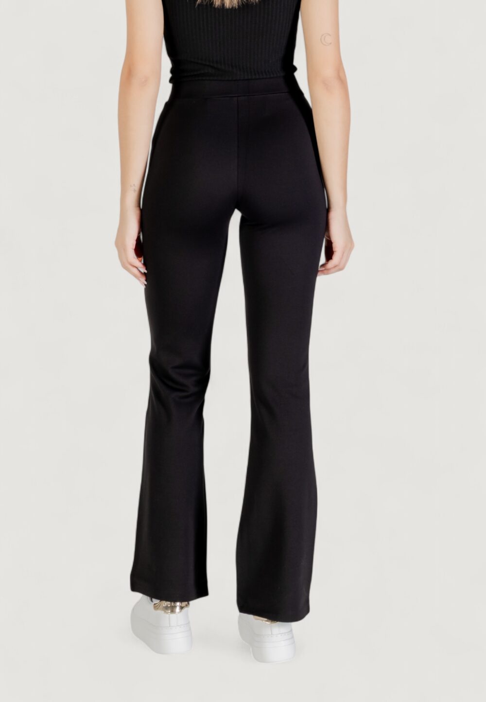 Pantaloni a sigaretta Jacqueline de Yong JDYPRETTY FLARE PANT JRS NOOS Nero - Foto 4