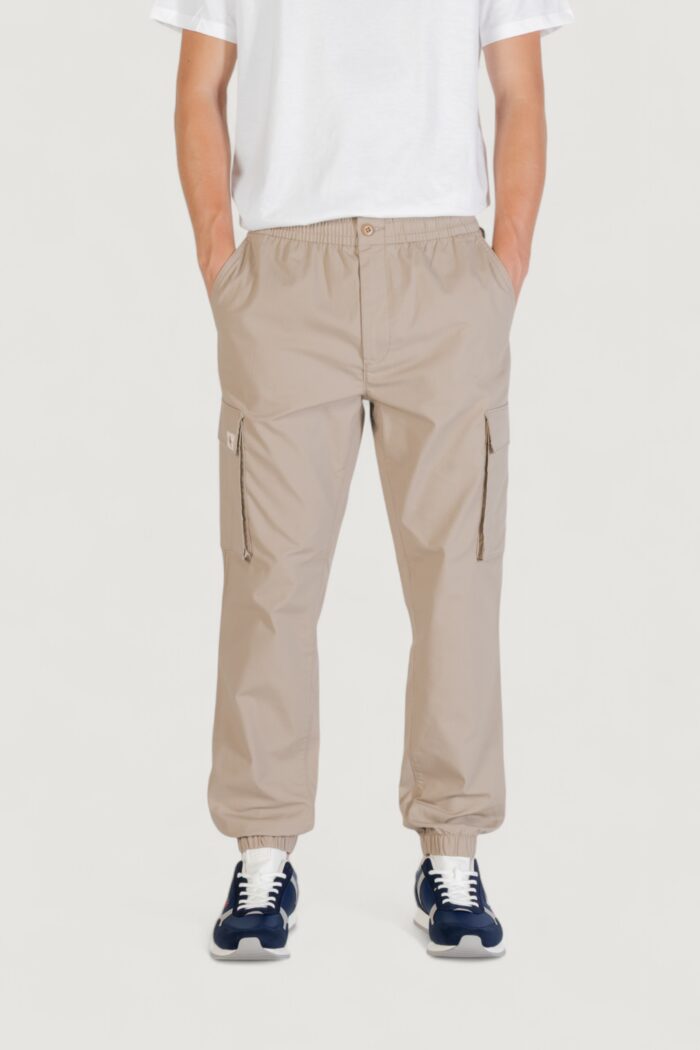 Pantaloni Calvin Klein SKNNY ELSTC RPSTP CR Terra – Fango – LV04RC617G